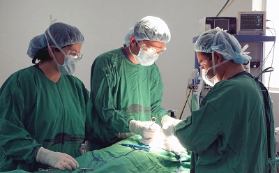 Neurocirujanos de la Subred Norte salvan vida de estudiante de Medicina que sufrió grave accidente de tránsito
