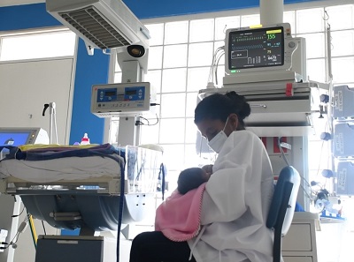 Intervención quirúrgica de alto riesgo salvó la vida de bebé en el Hospital Santa Clara