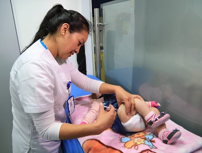 Llamado a vacunar menores entre 1 y 10 años contra sarampión y rubéola
