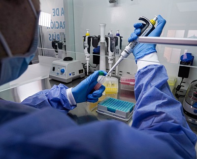 Bogotá inaugura el primer laboratorio de genómica que ayudará a pacientes con cáncer y otras enfermedades crónicas