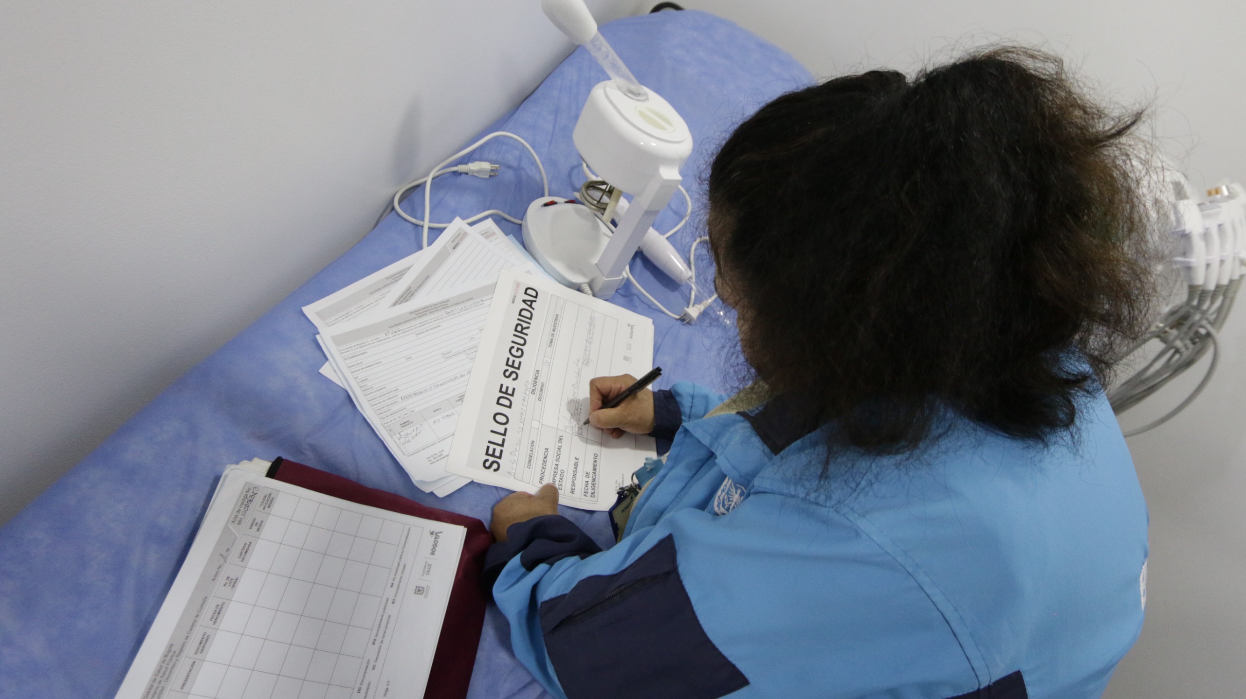“Si atraviesa tu piel, verifica”: Bogotá refuerza la vigilancia a establecimientos de procedimientos estéticos