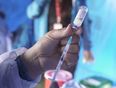  Vacunación nocturna: Bogotá celebra la salud y protege la vida en esta Navidad