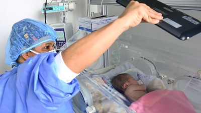 Videollamadas para acercar a madres y bebés hospitalizados